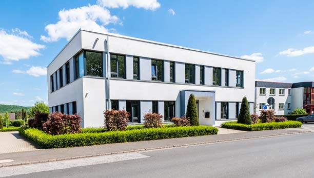 /media/Generalunternehmer/Bürogebäude Zell/vorschaubild_buerogebaeude_zenzmassivhaus.jpg